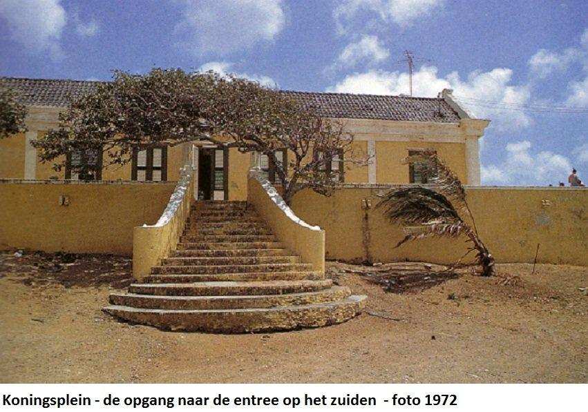 04. Koningsplein opgang naar entree op het zuiden 1972
